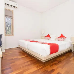 Oyo 2854 Cozy Hotel Seminyak (Bali)